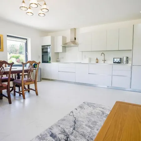 Ocean Breeze 4 Bedroom With Sea Views Near Appartement Ballyshannon