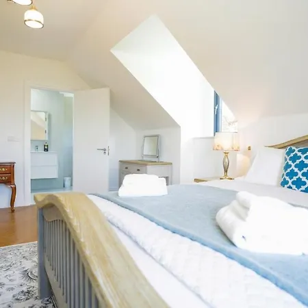 Ocean Breeze 4 Bedroom With Sea Views Near *